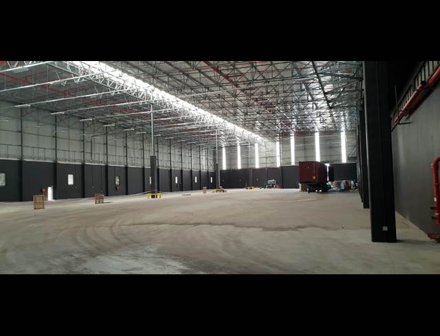 4,353M² WAREHOUSE TO LET IN ISANDO