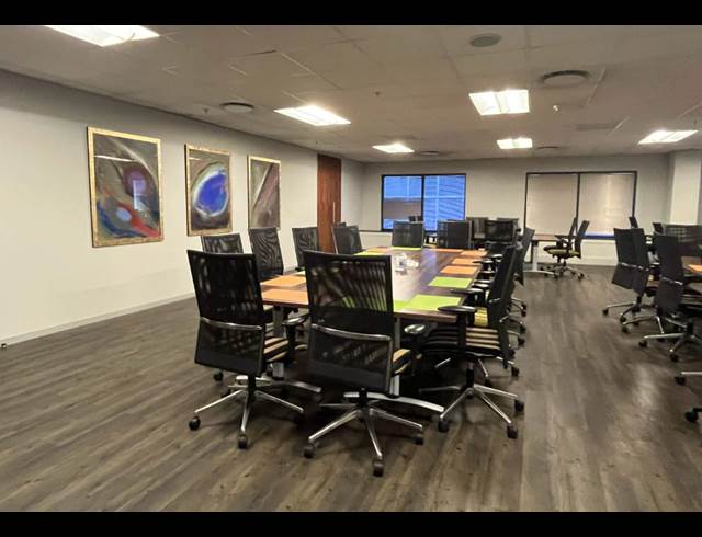 1,800M² OFFICE TO LET IN CAPE TOWN CITY CENTRE