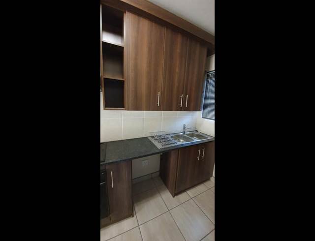 1 BEDROOM PROPERTY TO RENT IN DIE BULT