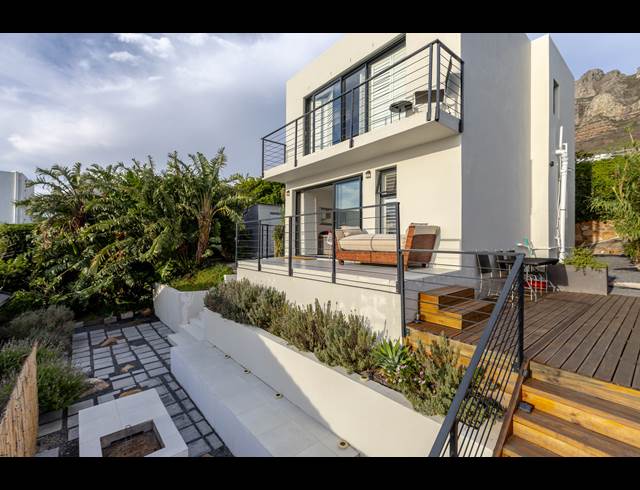 2 BEDROOM APARTMENT TO LET IN CAMPS BAY