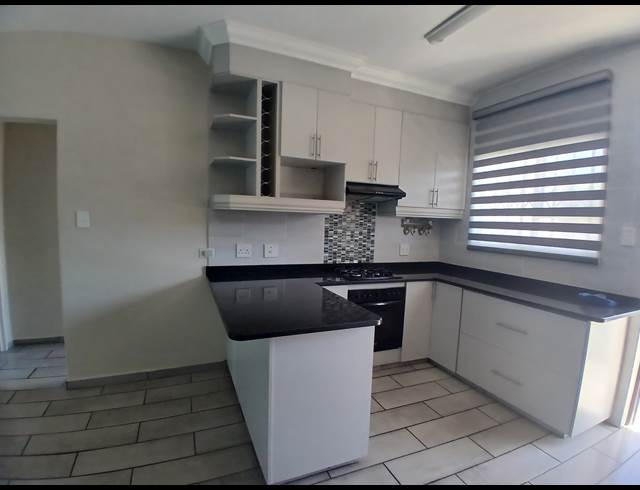 2 bed property to rent in MARGATE NORTH BEACH