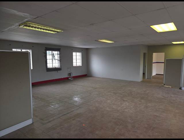 160M² OFFICE TO LET IN KOEDOESPOORT INDUSTRIAL