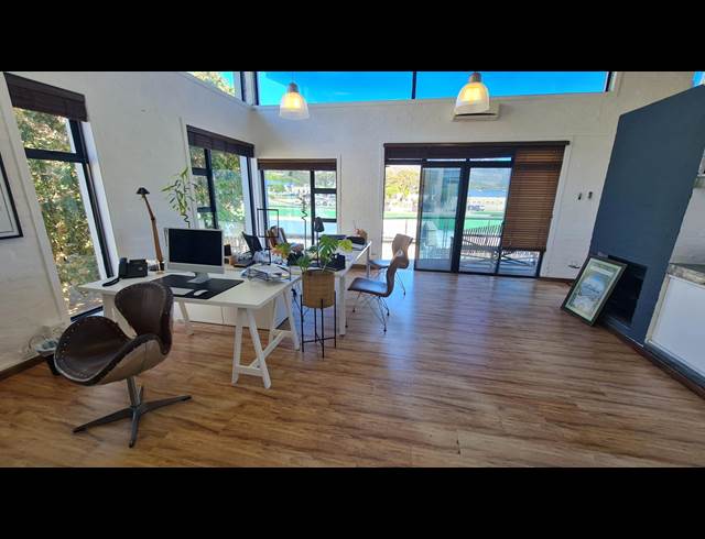 175M² WAREHOUSE TO LET IN WESTLAKE