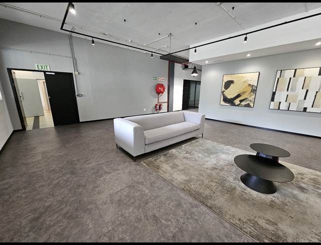 860M² OFFICE TO LET IN PAARDEN EILAND