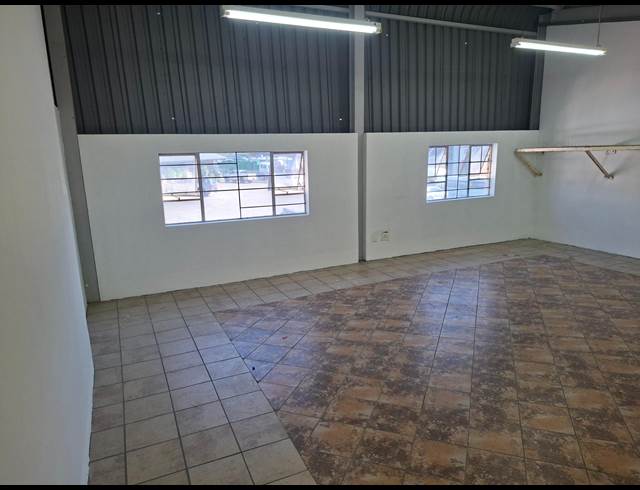 200M² WAREHOUSE TO LET IN RIVERSIDE PARK