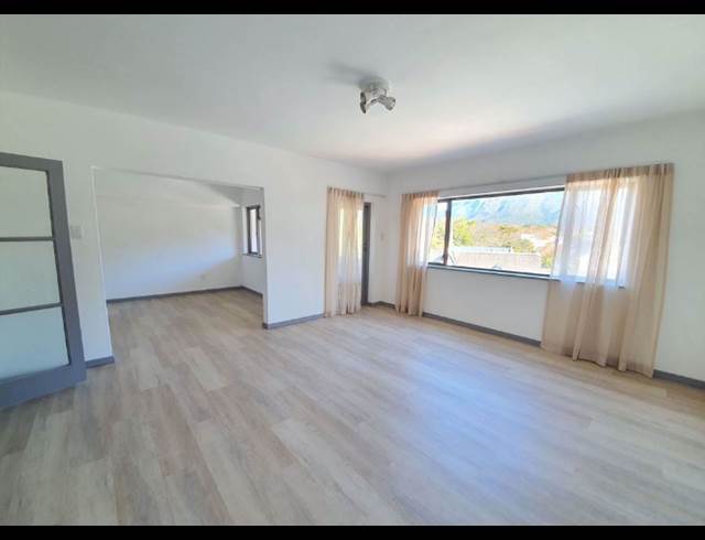 3 bed property to rent in CLAREMONT