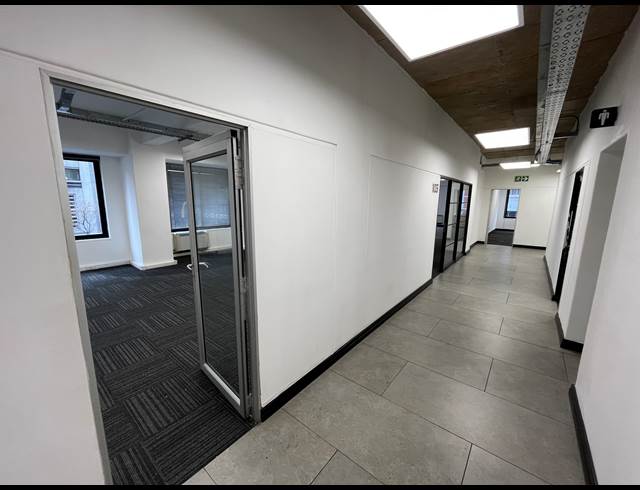 695M² OFFICE TO LET IN CAPE TOWN CITY CENTRE