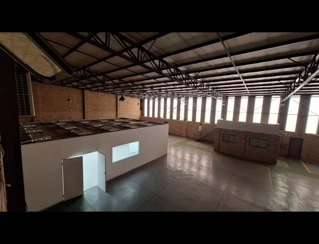 963M² WAREHOUSE TO LET IN NORTH RIDING
