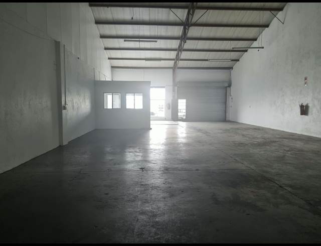 225M² WAREHOUSE TO LET IN RIVERSIDE PARK