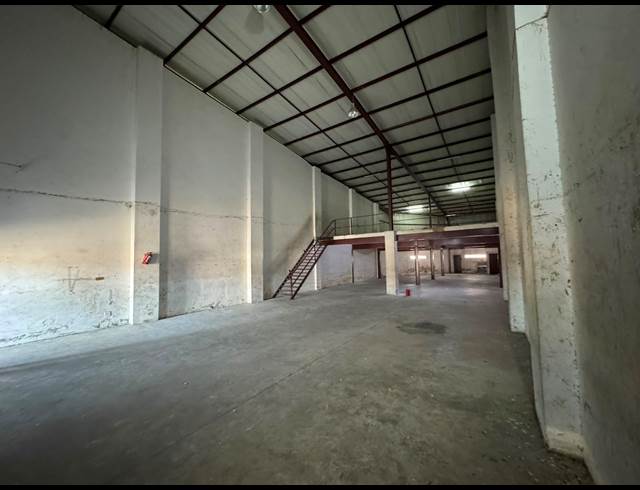 510M² WAREHOUSE TO LET IN CROWN