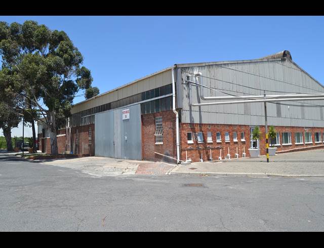 2,030M² WAREHOUSE TO LET IN PAROW INDUSTRIAL