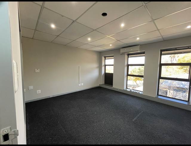 132M² OFFICE TO LET IN HURLINGHAM