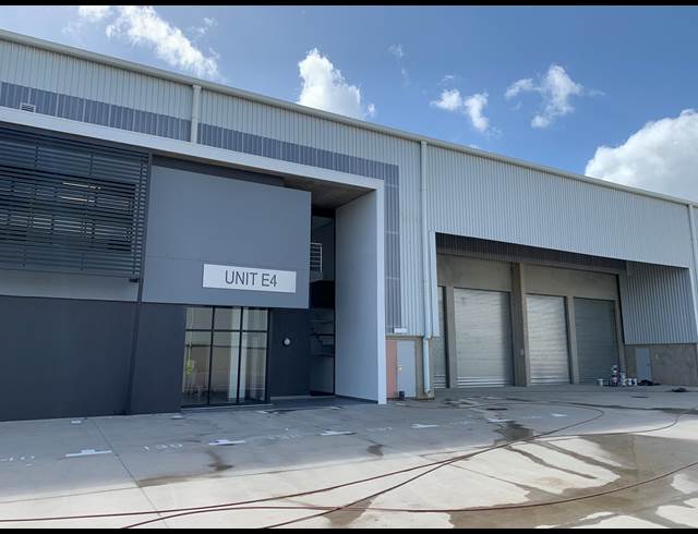 1,113M² WAREHOUSE TO LET IN MOUNT EDGECOMBE