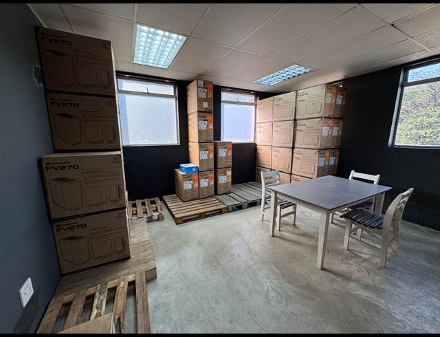 1,034M² WAREHOUSE TO LET IN BRIARDENE