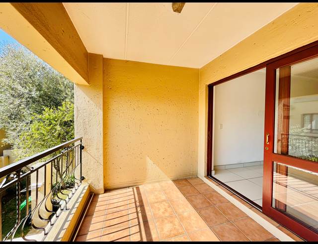 2 BEDROOM APARTMENT RENTED IN SUNNINGHILL