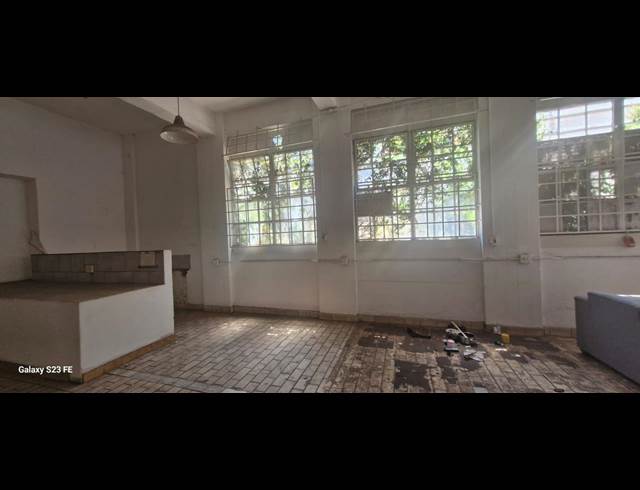 100M² WAREHOUSE TO LET IN DOORNFONTEIN