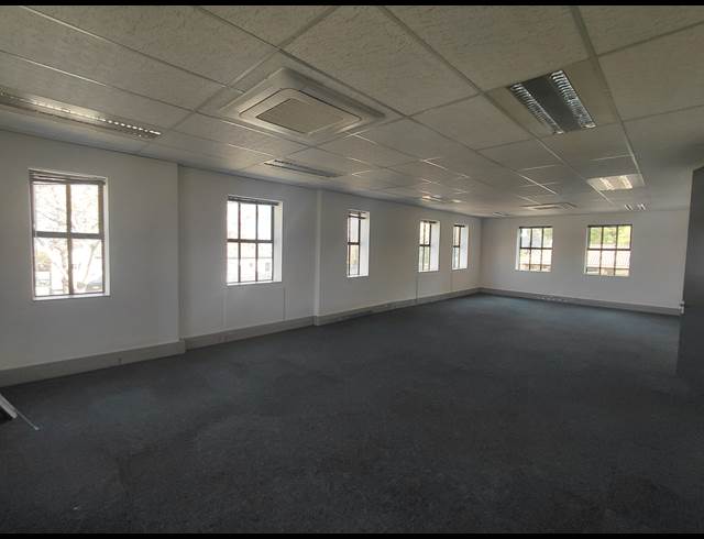 469M² OFFICE TO LET IN BRYANSTON
