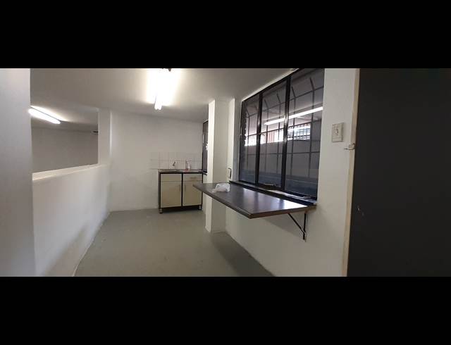 366M² WAREHOUSE TO LET IN SILVERTONDALE