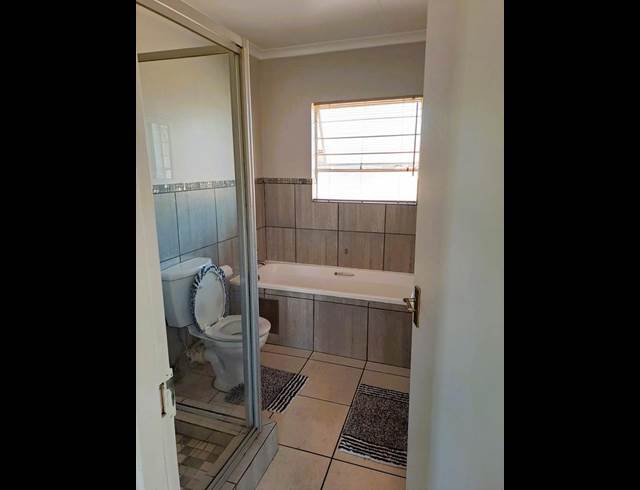 2 BEDROOM PROPERTY TO RENT IN VAN DYK PARK