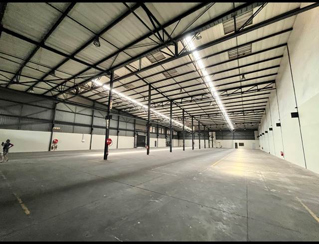 2,020M² WAREHOUSE TO LET IN ELANDSFONTEIN