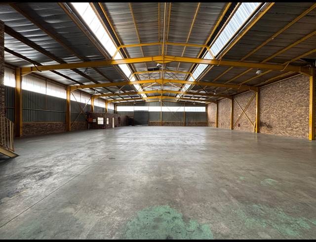 1,300M² WAREHOUSE TO LET IN ROBERTVILLE