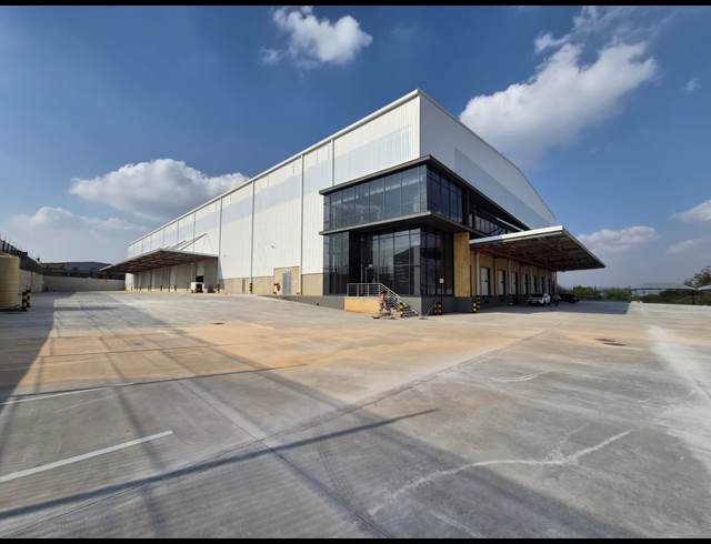 6,703M² WAREHOUSE TO LET IN BREDELL