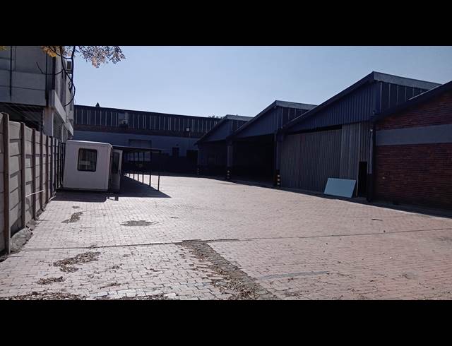 3,760M² WAREHOUSE TO LET IN BENROSE