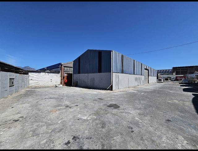 2,356M² WAREHOUSE TO LET IN EPPING INDUSTRIAL