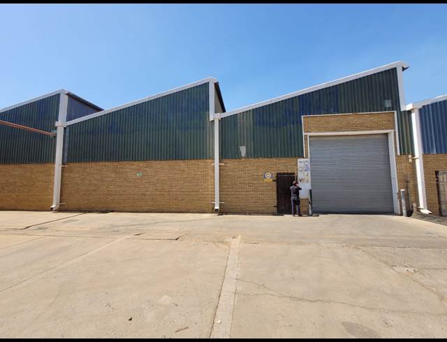 3,800M² WAREHOUSE TO LET IN ATLANTIS INDUSTRIAL