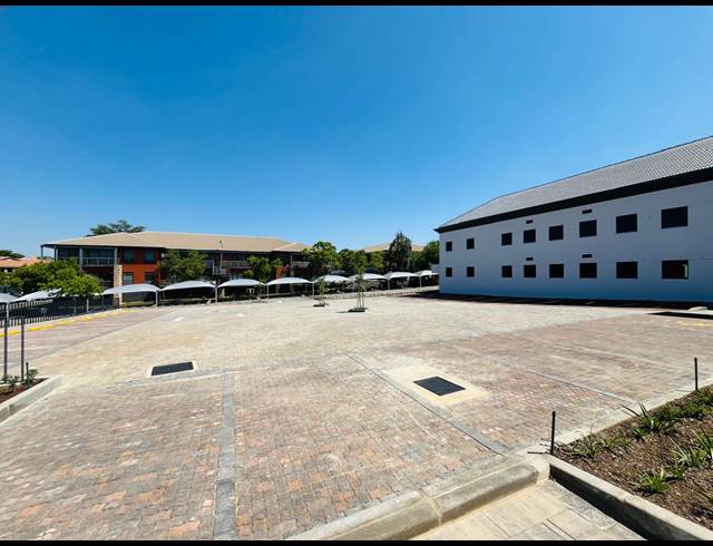 565M² OFFICE TO LET IN VORNA VALLEY