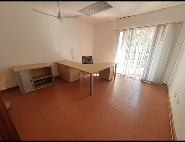 40M² OFFICE TO LET IN HALFWAY HOUSE