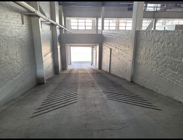 2,917M² WAREHOUSE TO LET IN PAARDEN EILAND
