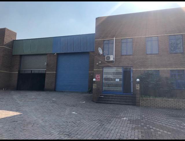 506M² WAREHOUSE RENTED IN KYALAMI