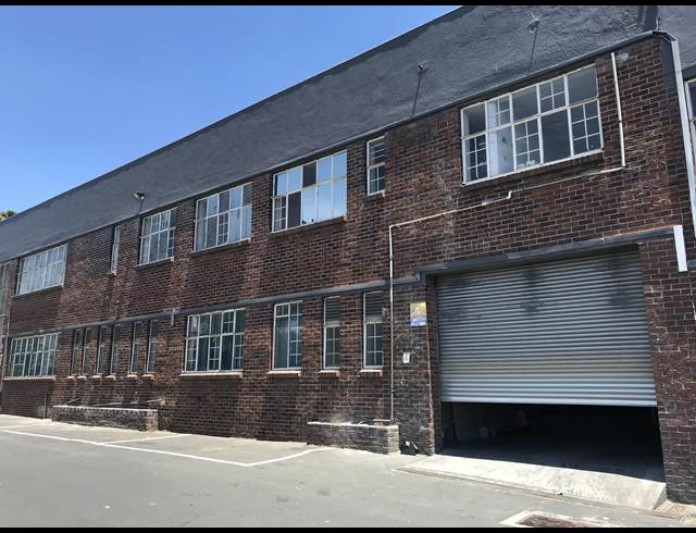 883M² FACTORY TO LET IN PAROW INDUSTRIAL