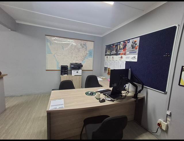1,420M² WORKSHOP TO LET IN ARCADIA