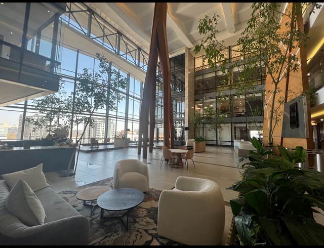 1,033M² OFFICE TO LET IN ROSEBANK