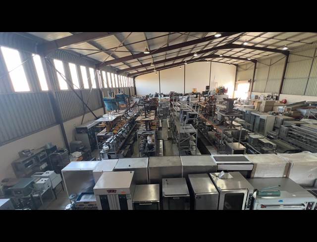 1,111M² WAREHOUSE TO LET IN AIRPORT PARK