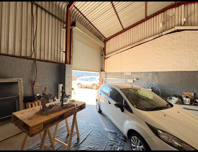 152M² WAREHOUSE TO LET IN BROADLANDS PARK