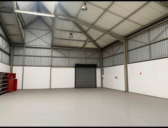 750M² WAREHOUSE RENTED IN LONGMEADOW