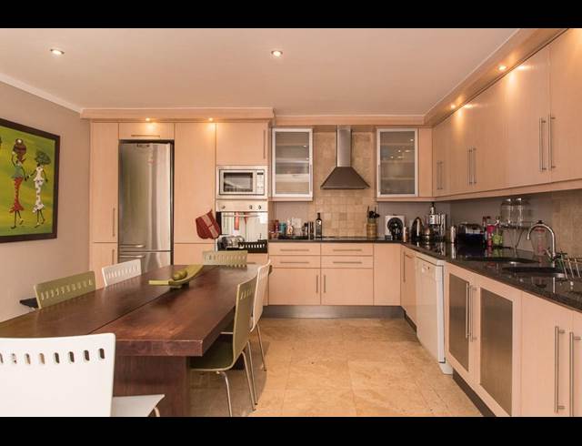 1 BEDROOM APARTMENT TO LET IN CAMPS BAY