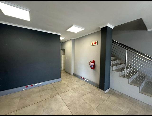 684M² WAREHOUSE TO LET IN STIKLAND INDUSTRIAL