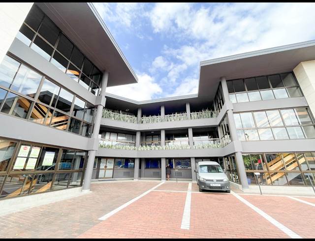 270M² OFFICE TO LET IN WESTVILLE