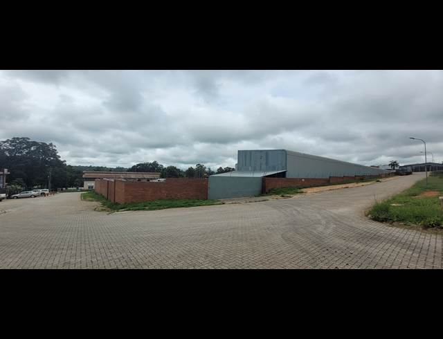 3,660M² WAREHOUSE TO LET IN WHITE RIVER CENTRAL