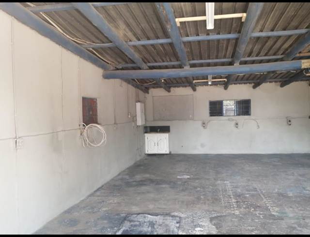 130M² WAREHOUSE TO LET IN BREDELL