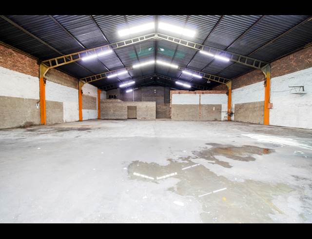 1,500M² INDUSTRIAL YARD TO LET IN COMMERCIA