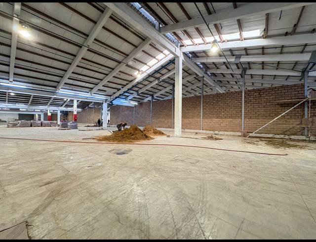 5,600M² WAREHOUSE TO LET IN NEW GERMANY