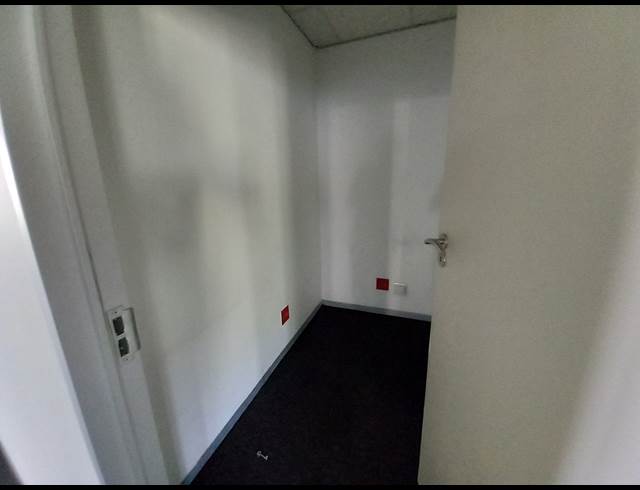 279M² OFFICE TO LET IN BRYANSTON
