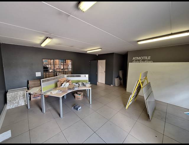 472M² WAREHOUSE TO LET IN STRIJDOMPARK