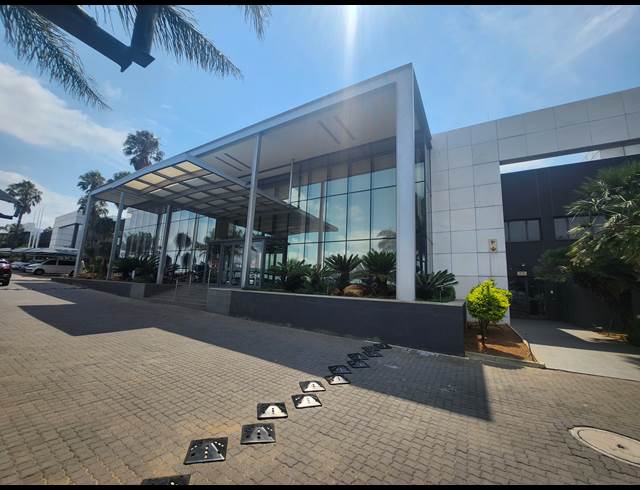 1,731M² OFFICE TO LET IN RANDJESPARK